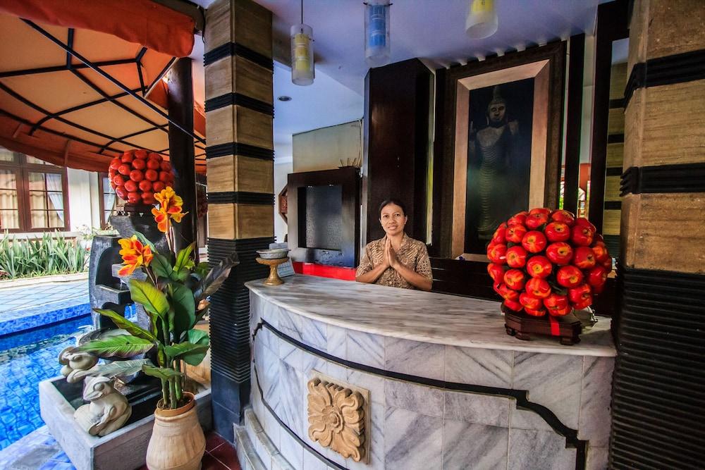 Sri Ratu Hotel Legian Exteriör bild