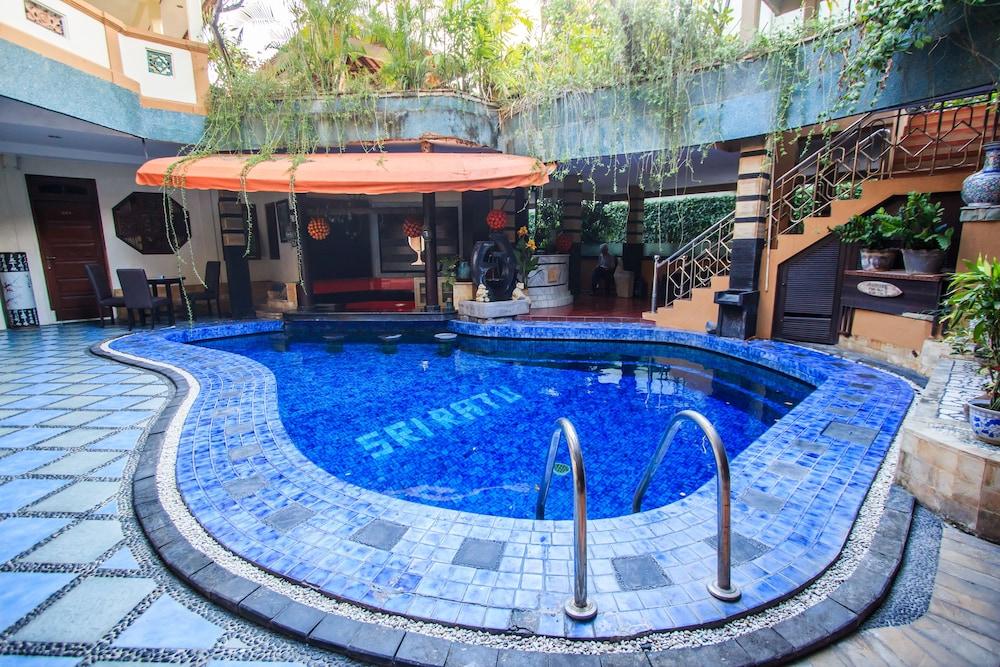 Sri Ratu Hotel Legian Exteriör bild