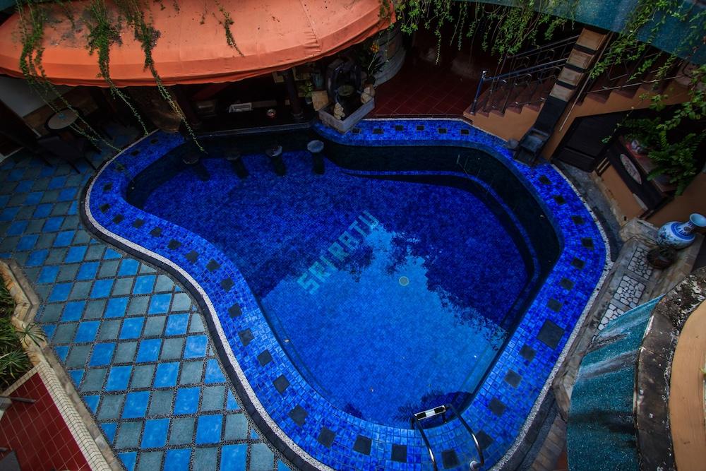 Sri Ratu Hotel Legian Exteriör bild