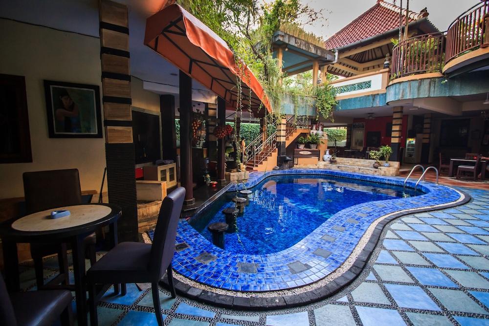 Sri Ratu Hotel Legian Exteriör bild